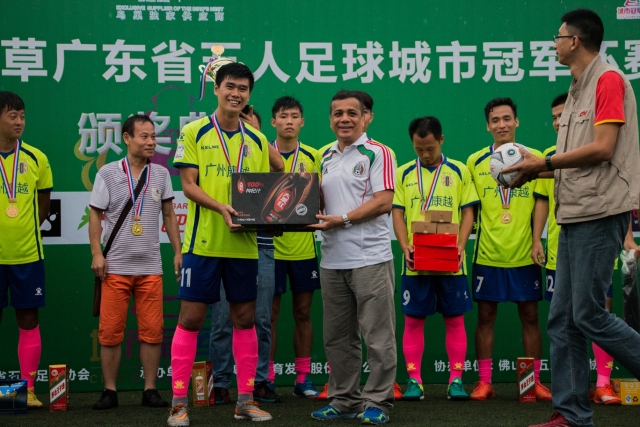 周中欧战淘汰赛赛果：欧冠客队强势 欧协主队完胜