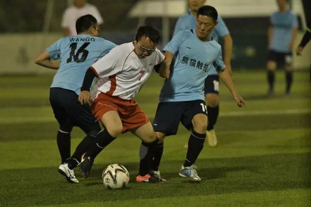 官方：维尼修斯当选2024年FIFA世界足球先生