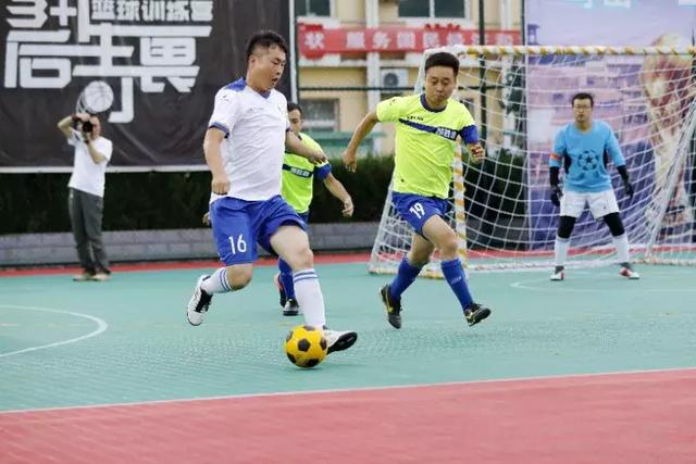 鄢手骐16+8+6辽宁不敌青岛 张陈治锋15+10