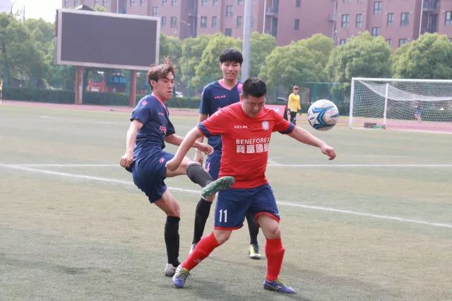 骑士克76人开季13连胜 唐斯46+10尼克斯负公牛